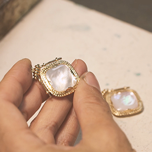 Sublimating mother-of-pearl